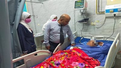 سحب عينة الكلور بعد حادث محطة معالجة الصرف الصحي بالشرقية