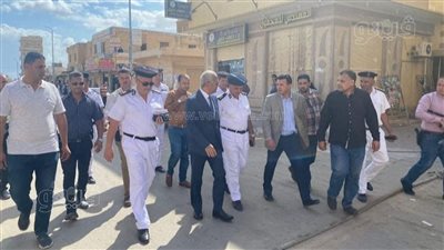 مدير أمن مطروح يقود حملة لنقل الباعة الجائلين للسوق الحضاري بالضبعة| صور