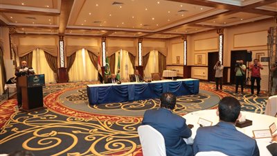 محافظ بني سويف: نهتم بالمشروعات التي تستهدف تخفيف الانبعاثات الحرارية