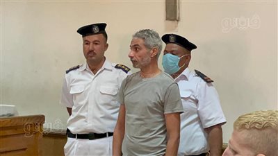 وصول السائق المخمور على طريق السويس إلى أولى جلسات محاكمته 