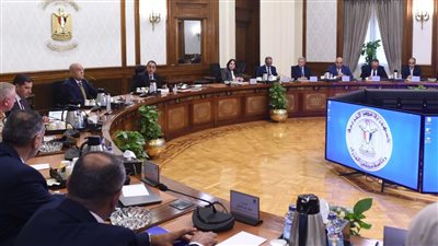 رئيس الوزراء يبحث توطين صناعة الطلمبات مع الشركة المصرية الألمانية للمضخات