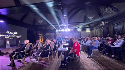 عامر حسين: فيتوريا اشتكى من عدم رش الملعب قبل المباريات | صور