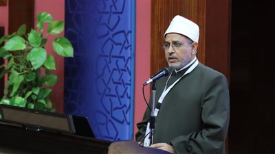 رئيس جامعة الأزهر يشيد 