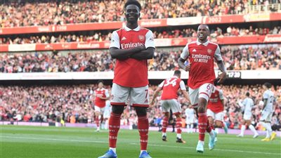 أرسنال يخطف فوزا مثيرا أمام ليفربول في قمة الدوري الإنجليزي 