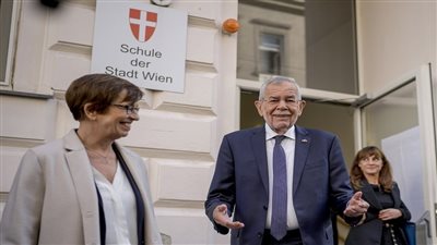 توقعات بفوز الرئيس النمساوي الحالي بولاية ثانية