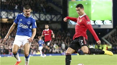 رونالدو يقود مانشستر يونايتد للفوز على إيفرتون 1/2 في الدوري الإنجليزي 