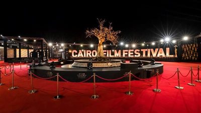 أخبار الفن اليوم: الأفلام المصرية المشاركة في الدورة 44 للقاهرة السينمائي.. وتصريحات جريئة لـ محمود حميدة