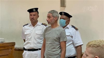 انكار الاتهامات ومرض خبيث.. تفاصيل جلسة محاكمة مخمور طريق السويس