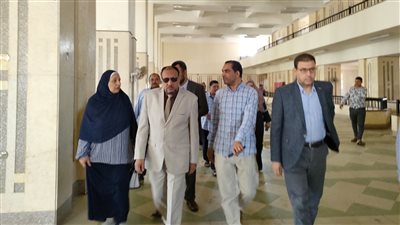 نائب رئيس جامعة الأزهر يؤكد ضرورة تواجد الأطباء يوميا بمدينة الطالبات بأسيوط