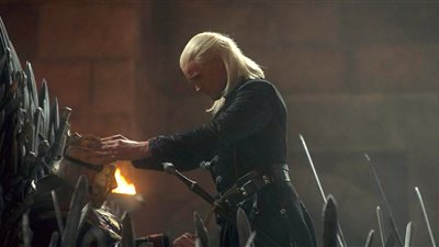 بعد عرض الحلقة الثامنة من House Of The Dragon.. مفاجأة عن مشهد سقوط تاج الملك| فيديو