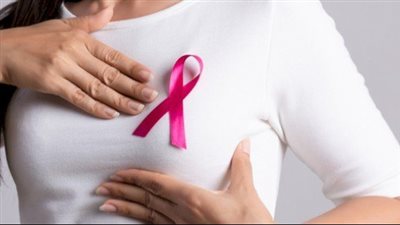 في شهر التوعية بالمرض.. احذري أي أعراض غريبة تظهر على الثدي 
