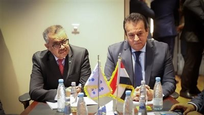 خالد عبدالغفار ومدير الصحة العالمية يبحثان التوسع في إنتاج الأدوية واللقاحات