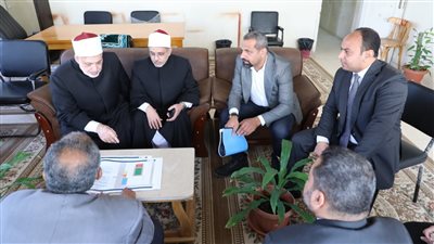 وكيل الأزهر ورئيس الجامعة يتفقدان كلية التربية الرياضية للبنات بالقاهرة 