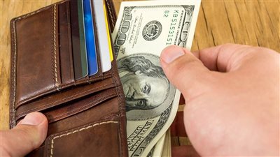 جائحة اقتصادية.. تحذير دولي من وضع مخيف وخسائر 4 تريليونات دولار خلال 2023