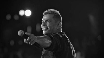 عمرو دياب يهنئ جمهوره بالعام الجديد