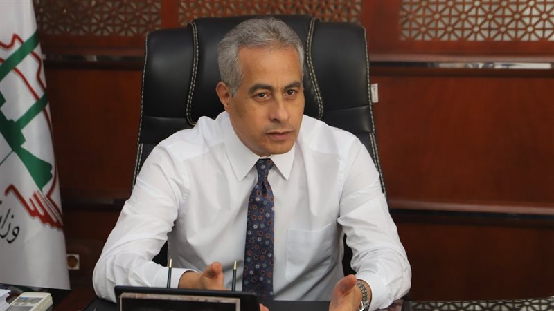 حسن شحاتة وزير القوى