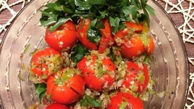 طريقة عمل الطماطم بالدقة والريحان | فيديو