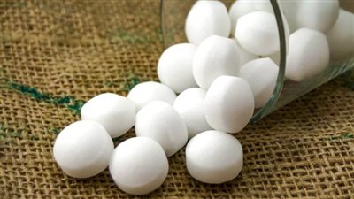 يسبب الوفاة.. الإسعافات الأولية عند بلع الطفل 