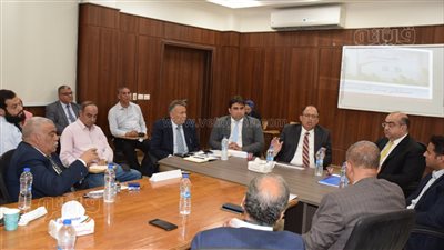 رئيس جامعة حلوان يجري جولة تفقدية بمستشفى بدر الجامعي