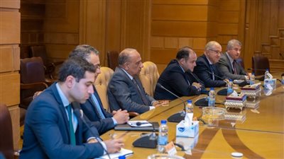 وزير الإنتاج الحربي يستعرض الإمكانيات التصنيعية لـ العربية للتصنيع 