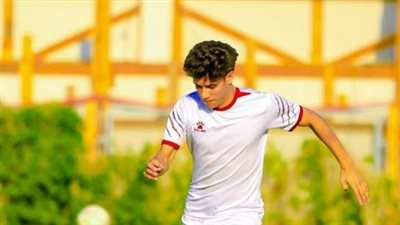 لاعب الأهلى يدعم محمد عادل بعد إعلانه الاعتزال