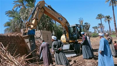 إزالة 10 حالات تعدى على أملاك الدولة بفارسكور دمياط