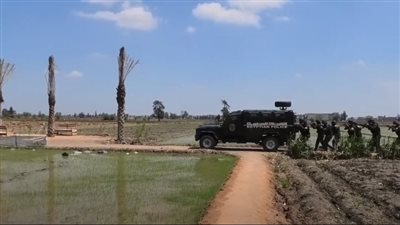 أول صور لاقتحام الأمن بؤرة إجرامية لتجارة الشابو فى أسيوط 