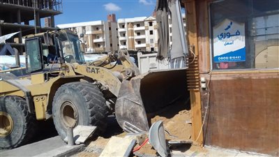 حملات مكثفة لرفع الإشغالات ومتابعة ترخيص المحال العامة بمراكز المنيا 