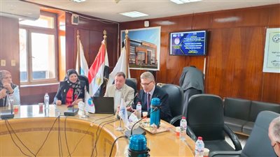 عميد كلية طب جامعة كيل بإنجلترا يزور طب بنها 