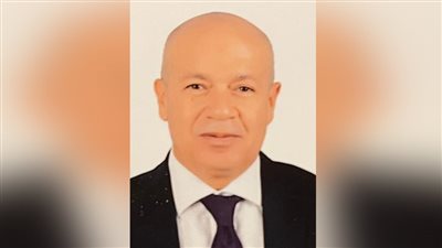 زكريا رئيسا للشركة القابضة لمصر للطيران