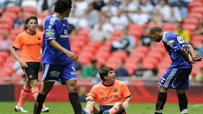 معتز إينو: تعمدت الدخول على ميسي بقوة لإيقافه.. وهذه قصة صورتي الشهيرة معه