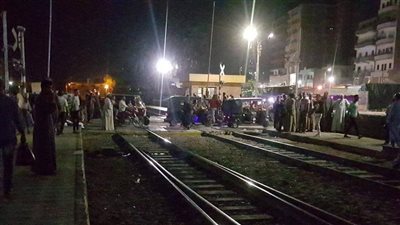 مصرع 4 أشخاص بينهم طفل صدمهم قطار حال عبورهم مزلقان مغلق بسوهاج