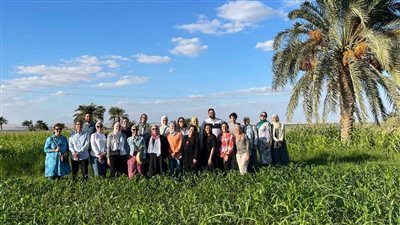 طلاب الدراسات العليا بالجامعة الأمريكية يزورون مواقع سياحية بالفيوم | صور