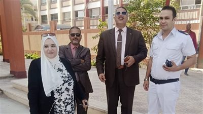 مديرة التعليم الفني بدمياط تتفقد المدارس لمتابعة انتظام الدراسة | صور