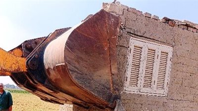إزالة 14 حالة تعد على أملاك الدولة والأراضي الزراعية في المنيا
