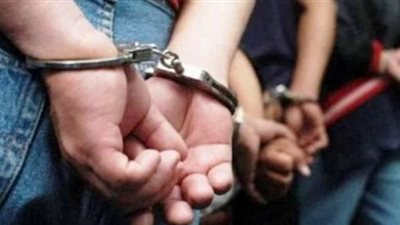 ضبط 3 أشخاص بينهم سيدة لاحتجازهم مواطن وإكراهه على توقيع إيصالات أمانة ببدر