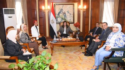 وزيرة الهجرة: تنظيم دورات تدريب وتوعية وتأهيل للمقبلين على العمل بالخارج