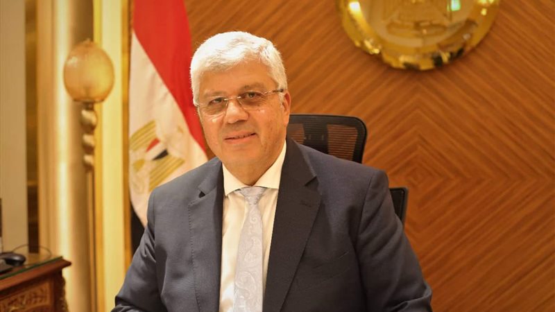 د. أيمن عاشور وزير