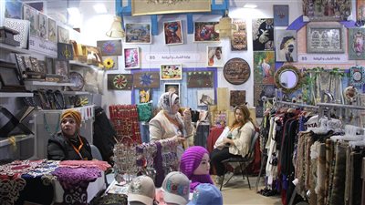 الشباب والرياضة تشارك بمنتجات يدوية متنوعة بمعرض تراثنا | صور