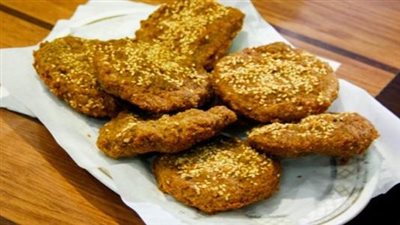 احذر الطعمية في القرطاس.. تؤدي للإصابة بهذه الأمراض