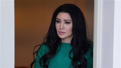 أروى جودة بالأخضر في أحدث ظهور من باريس