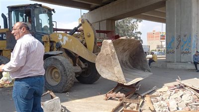 حملة مكبرة لإزالة الإشغالات أسفل كوبري الشرقاوية بمدخل المنصور | صور