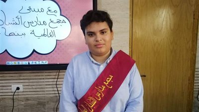 طالب يبتكر جهازا لمساعدة مرضى الزهايمر بالقليوبية