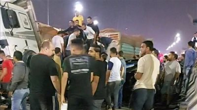 استئناف الحركة المرورية أعلى الطريق الدائري بعد رفع آثار حادث تصادم | صور 