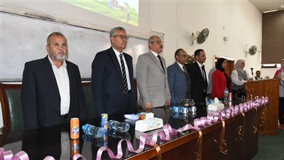 رئيس جامعة القناة للطلاب الجدد: الحرم الجامعي له أعراف وقوانين