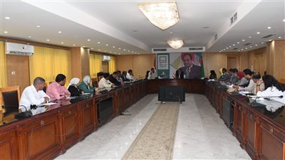 التنمية المحلية تراجع الموقف التنفيذي لمشروعات حياة كريمة بالفيوم