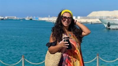 إيمي سمير غانم تطير إلى دبي وتشارك متابعيها فيديو جديدا