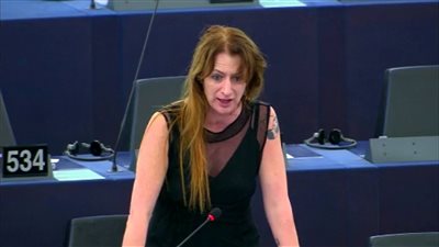 نائبة أيرلندية توبخ البرلمان الأوروبي: معاييركم مزدوجة تسلحون أوكرانيا وتتجاهلون فلسطين |فيديو