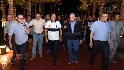 في جولة ليلية.. مدبولي يتفقد مشروعات تطوير الطرق والميادين بشرم الشيخ |صور