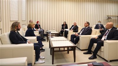 آمنة يؤكد أهمية دور المحليات في تنفيذ والمبادرات والمشروعات القومية